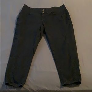 Black cropped pants from Lane Bryant